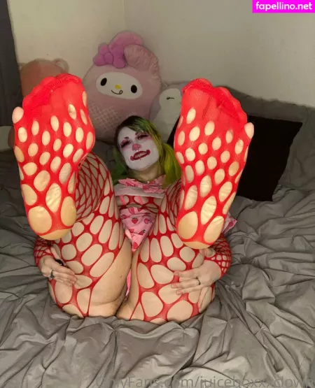 Juiceboxxxclown OnlyFans Thumbnail #GHbrFU7KGM