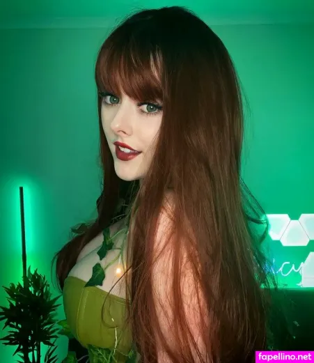 Juicyiris OnlyFans Thumbnail #8Xq2KnlvQN