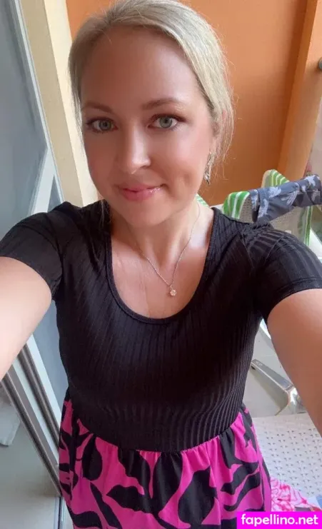 Juicylucybaker OnlyFans Thumbnail #0L1HMvNHfk