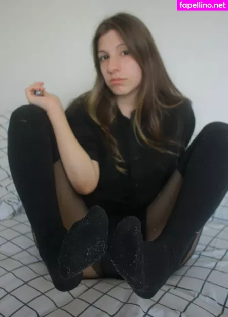 Jules Feet OnlyFans Thumbnail #JSZlHjjSjU