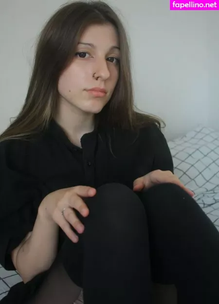 Jules Feet OnlyFans Thumbnail #R1xp4iezg6