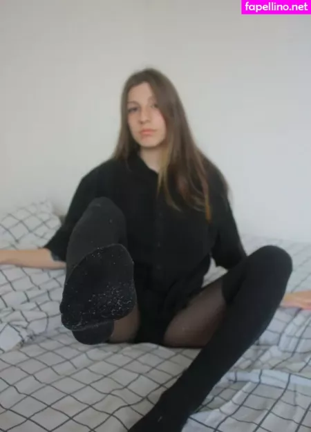 Jules Feet OnlyFans Thumbnail #d3SYXhl9ob