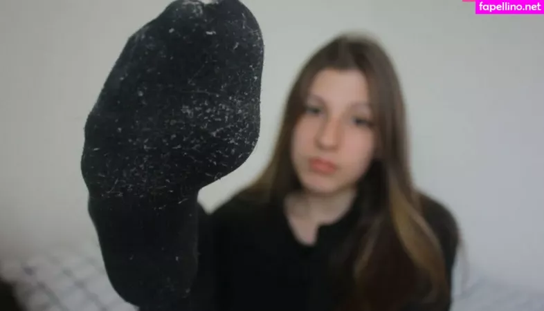 Jules Feet OnlyFans Thumbnail #gMHxnWq6QL