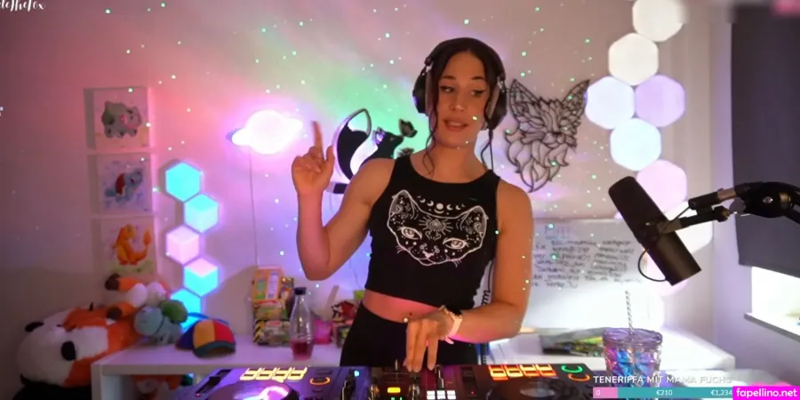 Julethefox OnlyFans Thumbnail #0npJtd2IlK