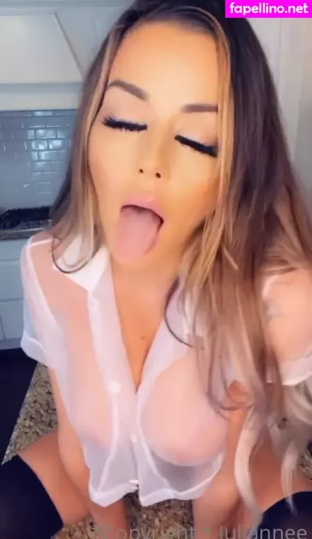 Juli Annee 1 OnlyFans Thumbnail #ODGiSlxL6x