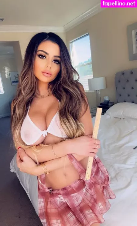 Juli Annee 1 OnlyFans Thumbnail #WmmoYIFpe5