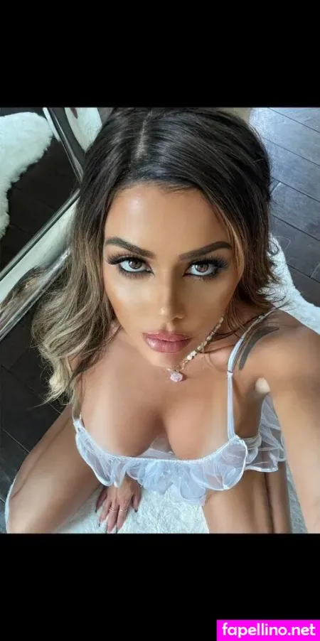 Juli Anneee OnlyFans Thumbnail #YypD6jTTgB