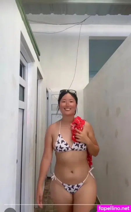 Juli Coreana photo