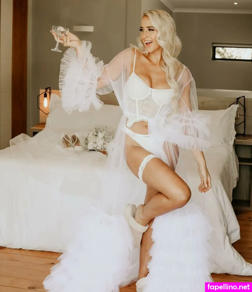 julipoeli_official Nude Leaked OnlyFans Photo #EdPDN2P6xw