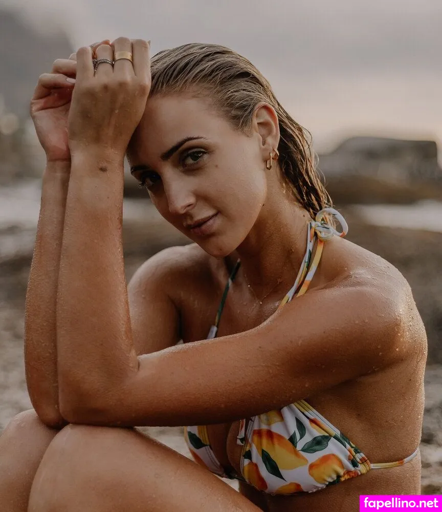 julipoeli_official Nude Leaked OnlyFans Photo #QnMiGs4JK8