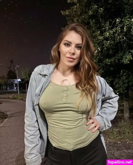 Juli M00n OnlyFans Thumbnail #ojPe2M0R9Z