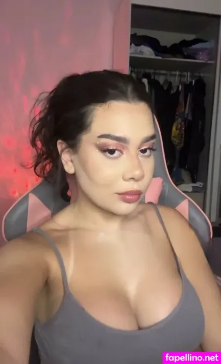 Julia Alvarenga OnlyFans Thumbnail #0D12yYhcTy