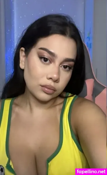 Julia Alvarenga OnlyFans Thumbnail #IkaN9bhdx3
