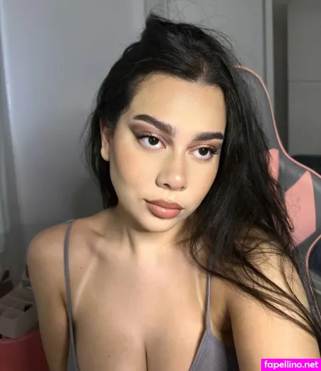 Julia Alvarenga OnlyFans Thumbnail #Vv39LPxDDD