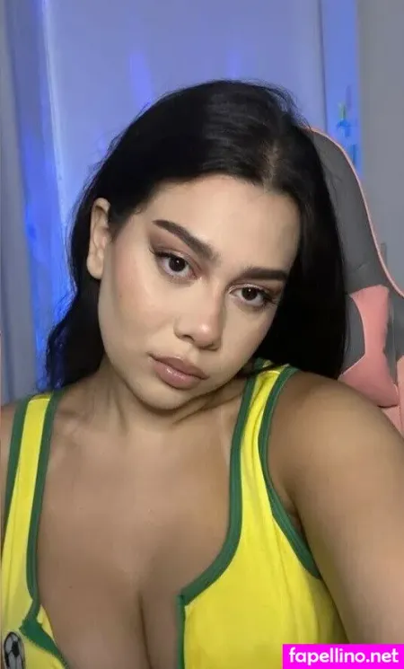 Julia Alvarenga Main Profile Photo