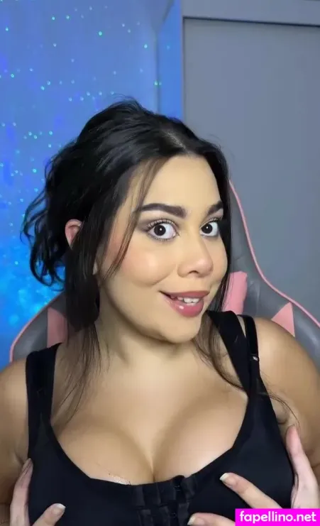 Julia Alvarenga OnlyFans Thumbnail #kULDvKaF1l