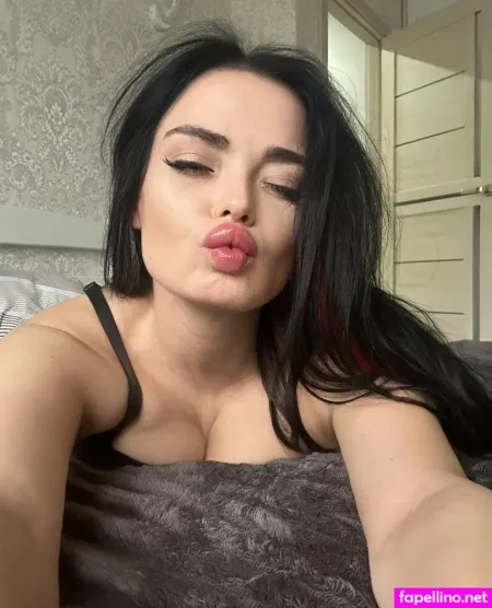 Julia Astoria OnlyFans Thumbnail #crjUKFdPOK