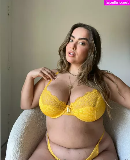 Julia Berit OnlyFans Thumbnail #Rg2sX9ZFmX
