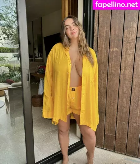Julia Berit OnlyFans Thumbnail #X1l2bR2XHa