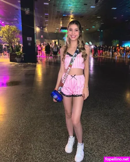 Julia Castrom OnlyFans Thumbnail #bFiKoxdTvy