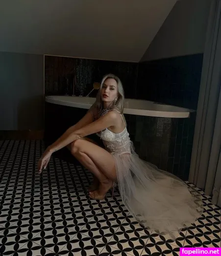 Julia Chavanne OnlyFans Thumbnail #CJBqJEEu3Y