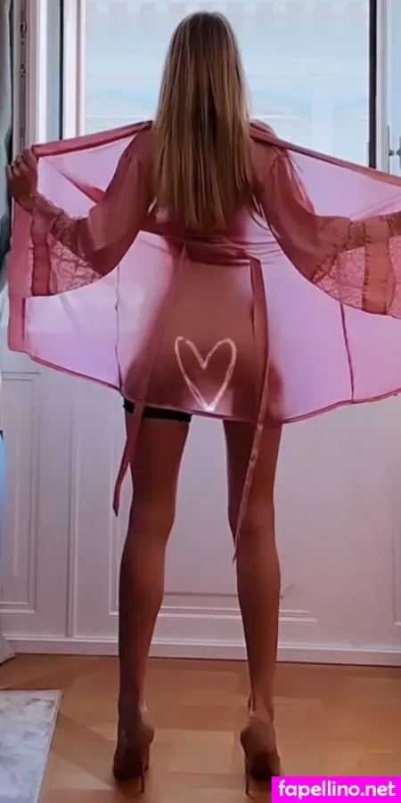 Julia Chavanne OnlyFans Thumbnail #INLKhR3ERO