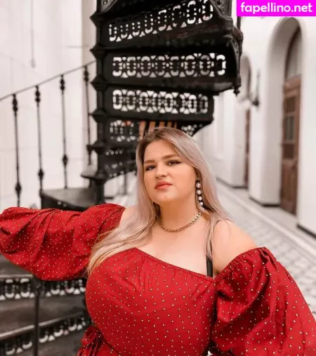 Julia Chegodar OnlyFans Thumbnail #N7mKT4GpQn
