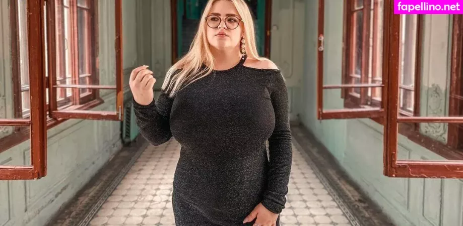 Julia Chegodar OnlyFans Thumbnail #OEL98eoEas