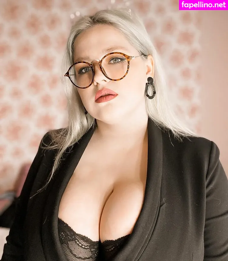 hellojuliarose, julia_cheg Nude Leaked OnlyFans Photo #xDdC2LqpCB