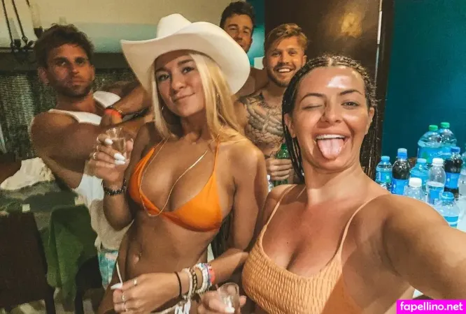 Julia Cole OnlyFans Thumbnail #HMN1upWPNb