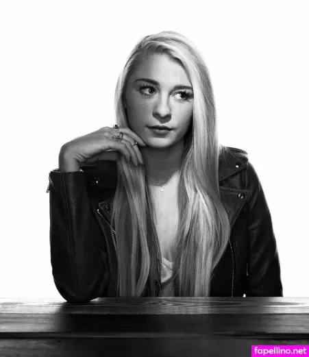 Julia Cole OnlyFans Thumbnail #Th3aeE6uTa