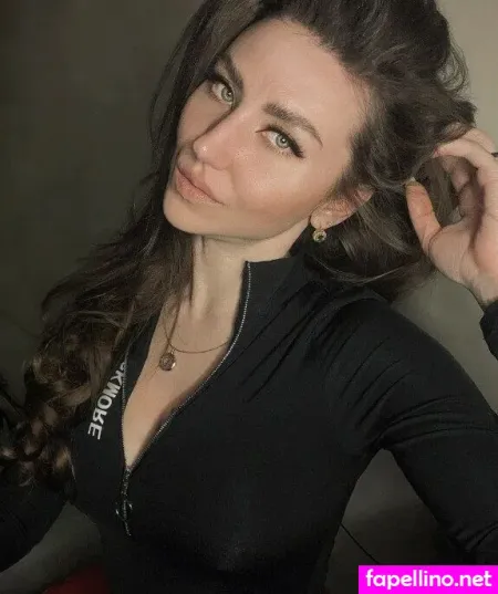 Julia Delart OnlyFans Thumbnail #mmW6nEq9lq