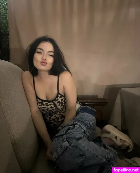 Julia Embeer OnlyFans Thumbnail #xiURBTPRxu