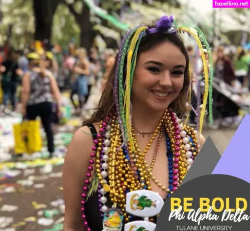 Julia F OnlyFans Thumbnail #8tsHUxTxio