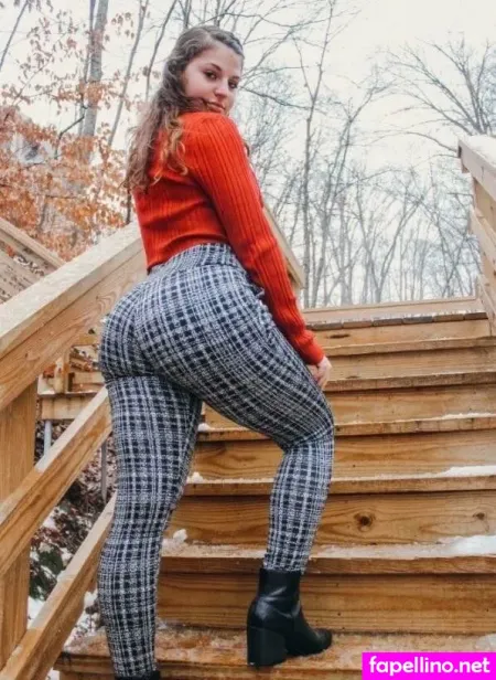 Julia Falcone OnlyFans Thumbnail #cYLHVlckTA