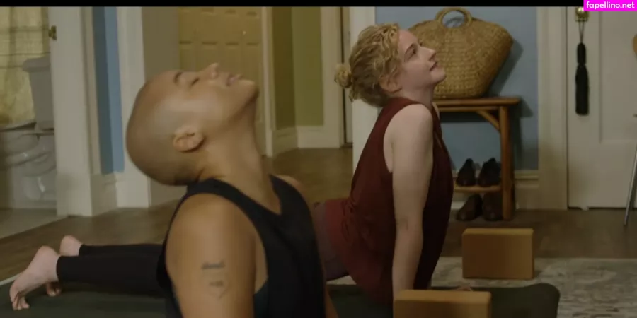 Julia Garner OnlyFans Thumbnail #1uHYi37KbH