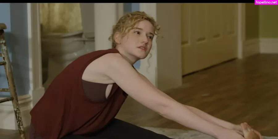 Julia Garner OnlyFans Thumbnail #3D2QjfyDrk