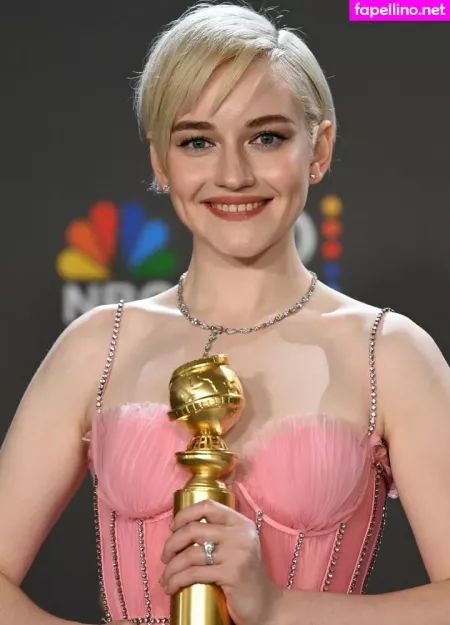 Julia Garner OnlyFans Thumbnail #A7DxTUG1Jh