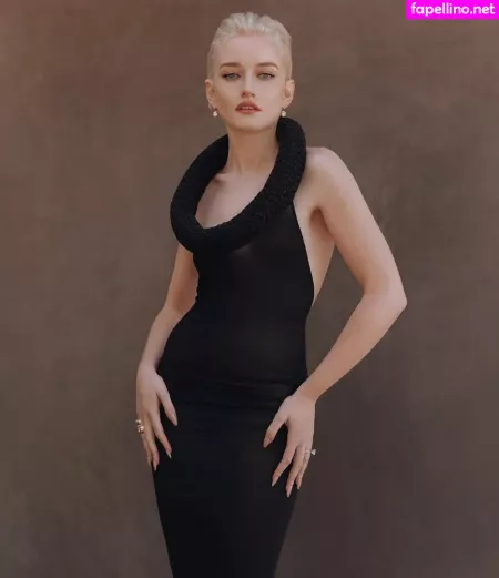 Julia Garner OnlyFans Thumbnail #OxdeOs076d