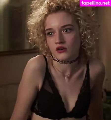 Julia Garner OnlyFans Thumbnail #kpbDWMs3yZ