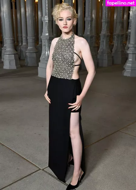 Julia Garner OnlyFans Thumbnail #yxwtQef9py