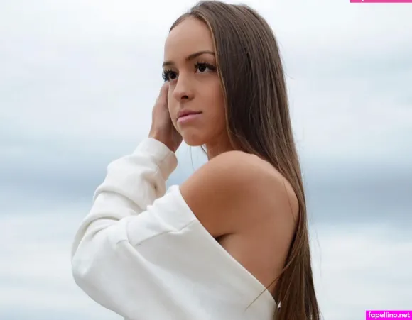 Julia Grosso OnlyFans Thumbnail #FbV50G4rJE