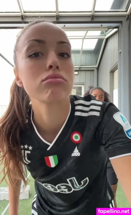 Julia Grosso OnlyFans Thumbnail #g7XMcpBnIO