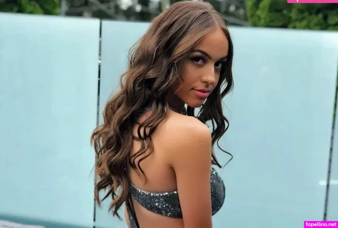 Julia Grosso OnlyFans Thumbnail #qb1sQMnZLy