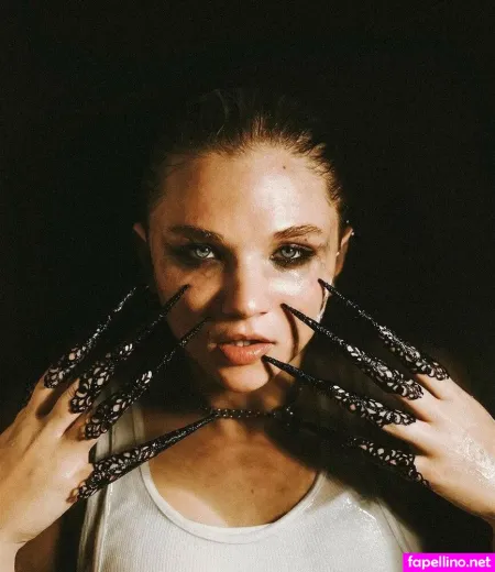 Julia Hart 15 OnlyFans Thumbnail #YcHrgY3ejz