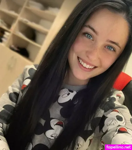 Julia Holy OnlyFans Thumbnail #86j8pBo9XC