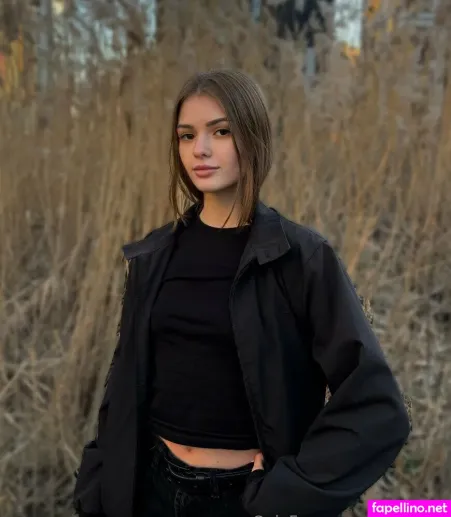 Julia Holy OnlyFans Thumbnail #vurRyblHOT