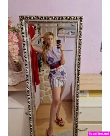 Julia Holzmueller OnlyFans Thumbnail #yFC81tonCG