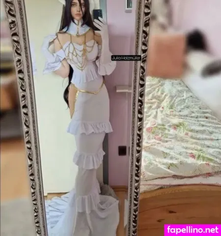 Julia Holzmuller OnlyFans Thumbnail #FomEi1sOwE