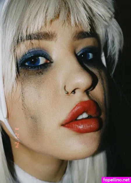 Julia In Disguise OnlyFans Thumbnail #8Fw6OLXOOw